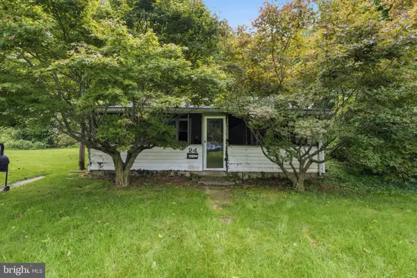 24 Elm St, SALEM, NJ 08079