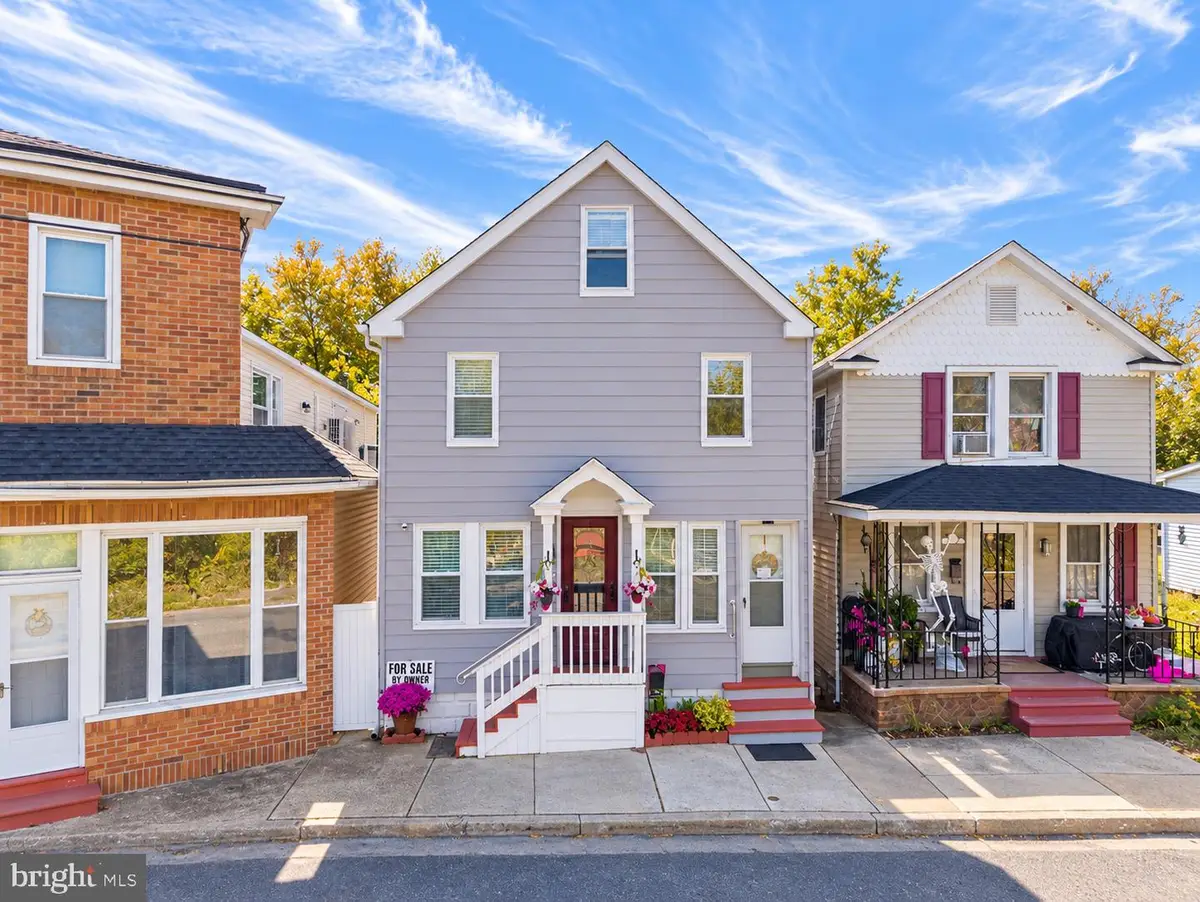 98 Railroad Ave, Penns Grove, NJ 08069 - #1