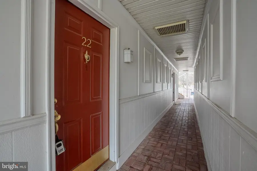 22 Amberly Ct, Franklin Park, NJ 08823 - Image #3