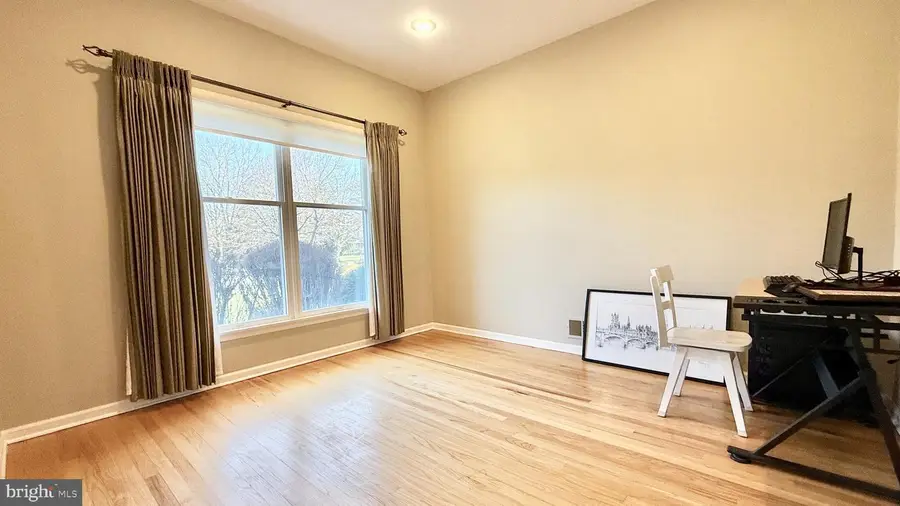 36 Poling Farm Ct, Belle Mead, NJ 08502 - #3