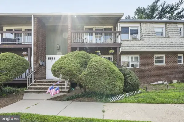 34 Deanna Dr #94, HILLSBOROUGH, NJ 08844