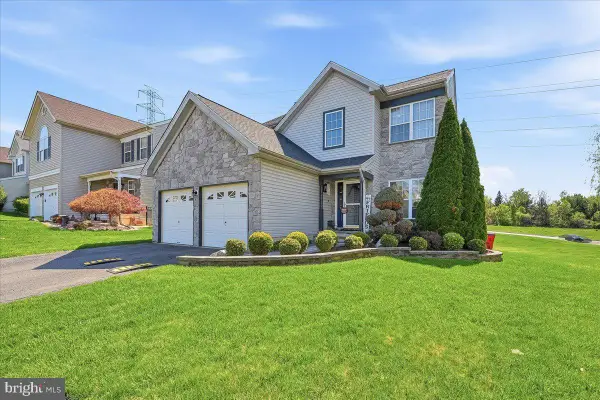 316 Hamilton Dr, STEWARTSVILLE, NJ 08886