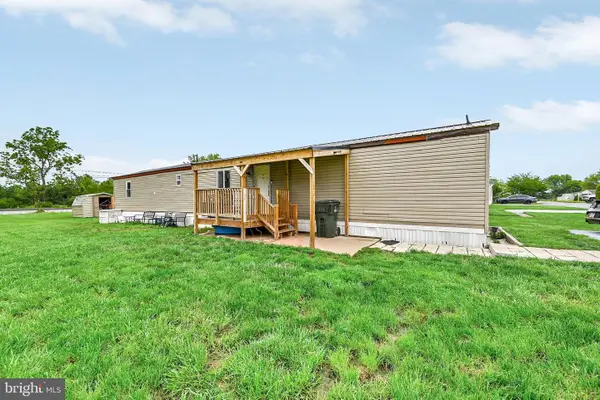 97 Sherrill Dr, NEW OXFORD, PA 17350