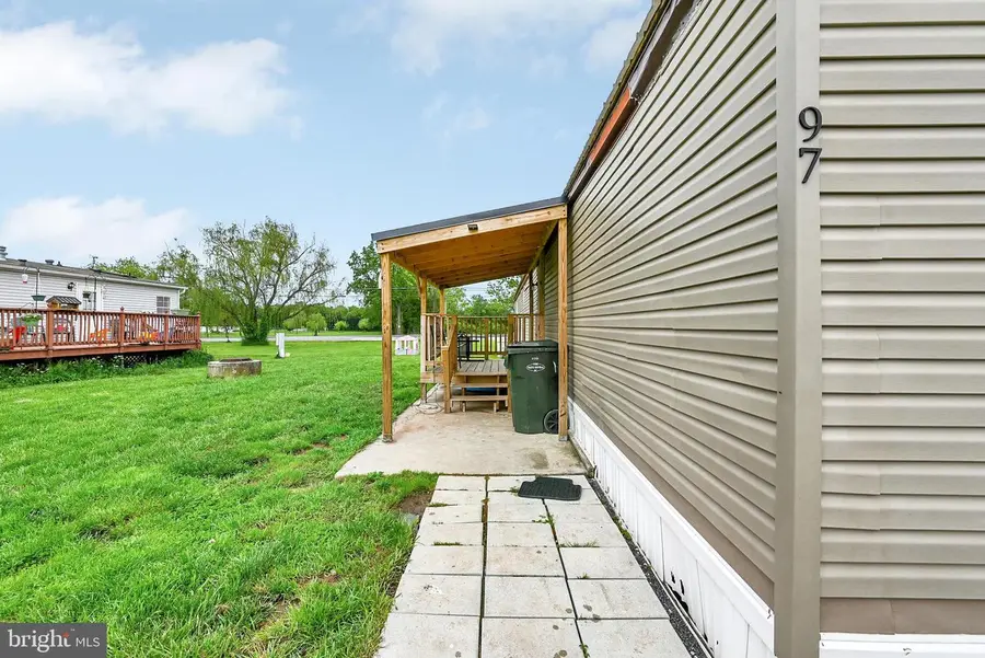 97 Sherrill Dr, New Oxford, PA 17350 - Image #2