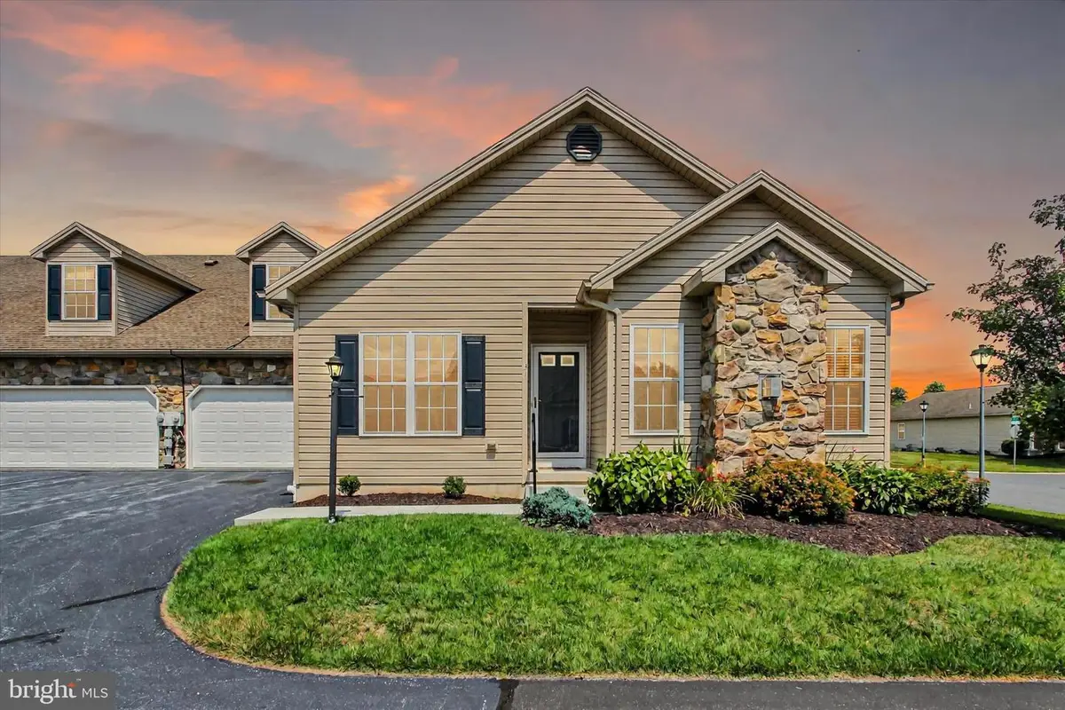 31 Ivy Ln, Gettysburg, PA 17325 - Image #1