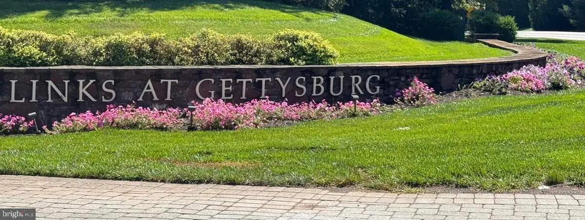 8 N Chamberlain Ct, Gettysburg, PA 17325 - Image #1