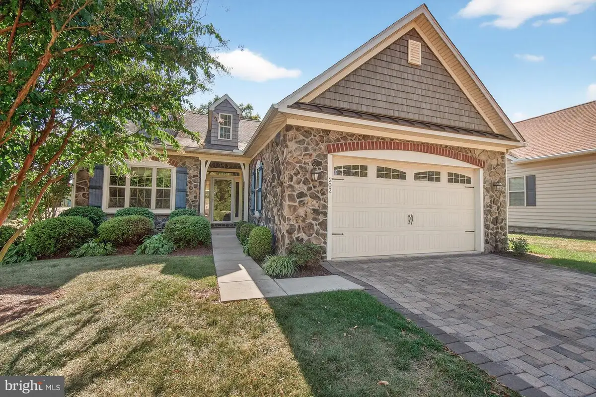 202 Savannah Dr, Gettysburg, PA 17325 - Image #1