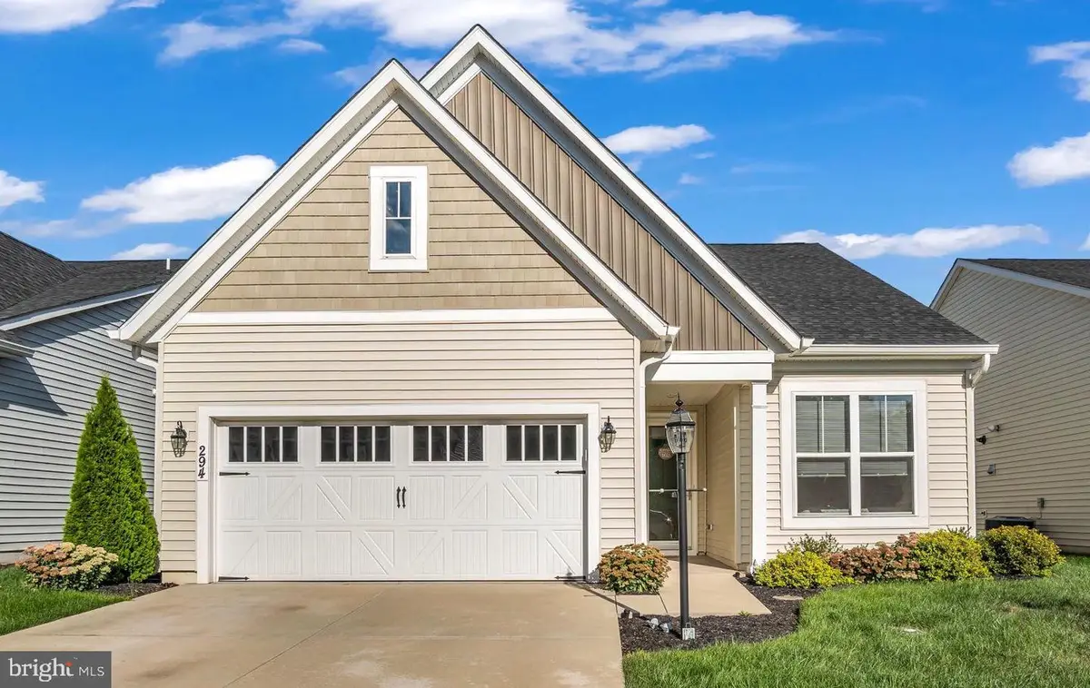 294 Rustic Wood Dr, Gettysburg, PA 17325 - Image #1