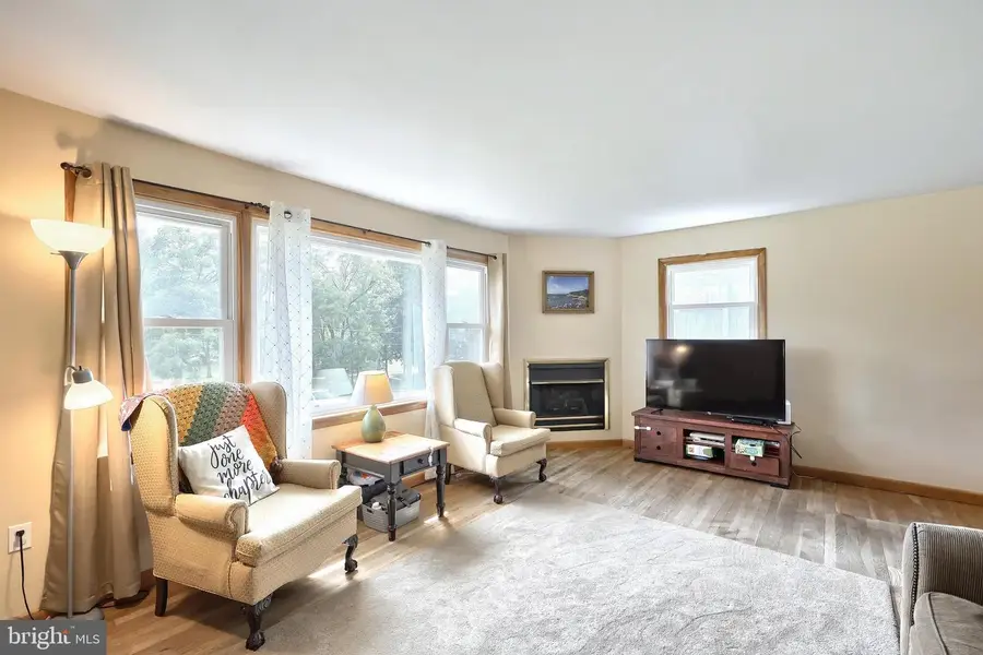 13 Stuart Dr, East Berlin, PA 17316 - Image #3