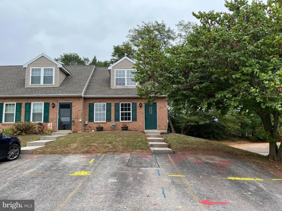 1 Oxford Ct, New Oxford, PA 17350 - Image #2