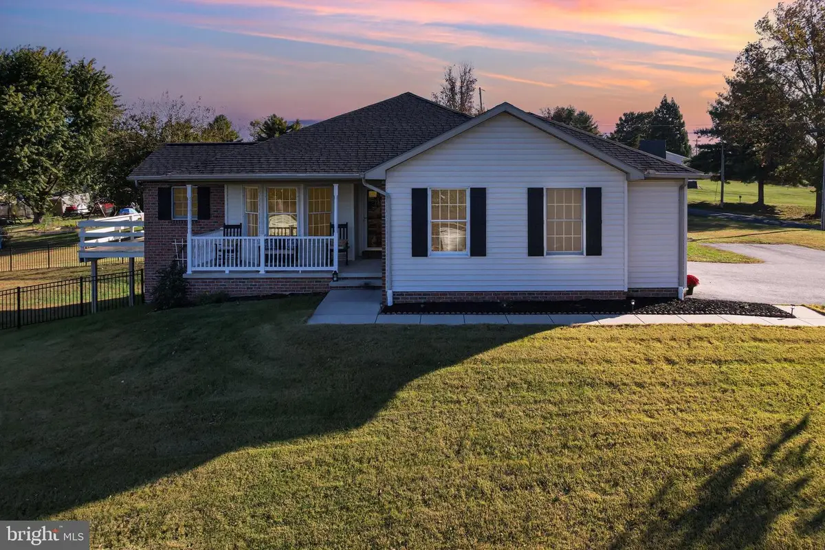 22 Pemberton Dr, East Berlin, PA 17316 - Image #1