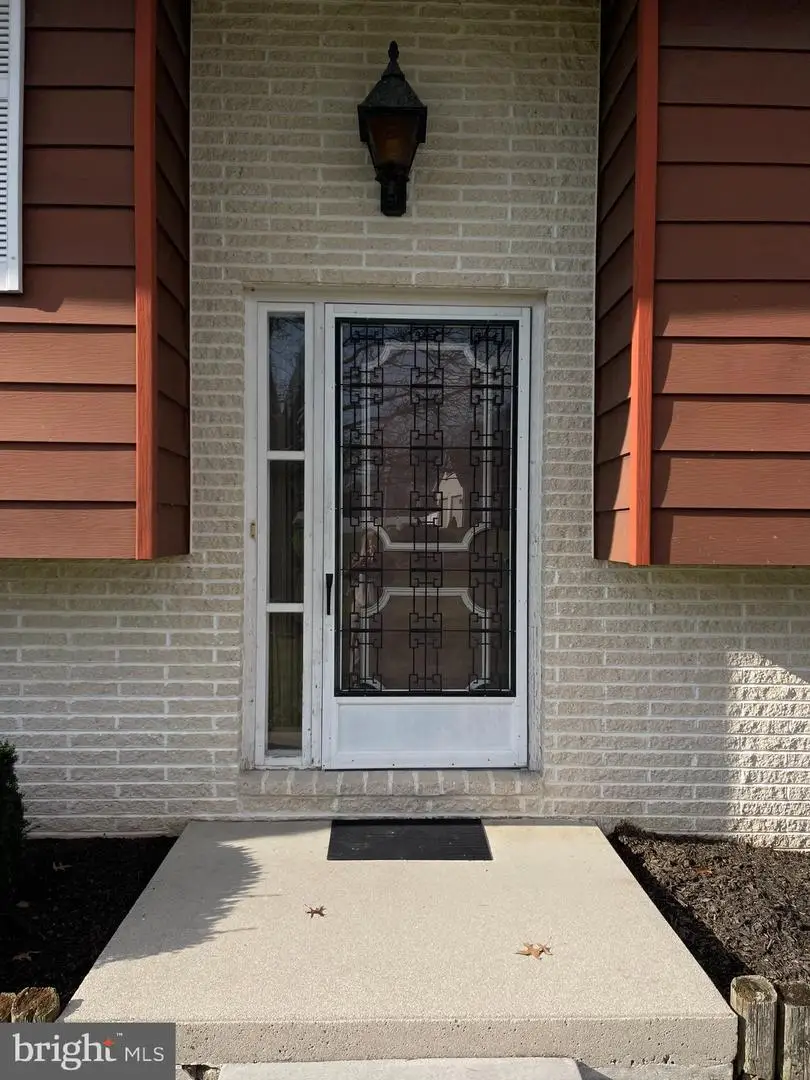 160 Elmwood Ave, Hanover, PA 17331 - Image #2