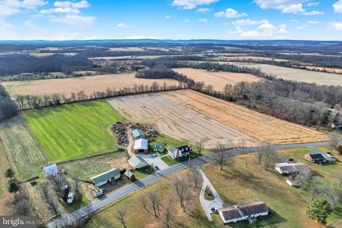 2894 Oxford Rd, New Oxford, PA 17350 - Image #1