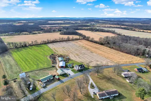 2894 Oxford Rd, NEW OXFORD, PA 17350