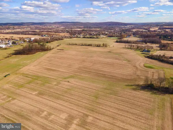 1145 The Spangler Rd, NEW OXFORD, PA 17350