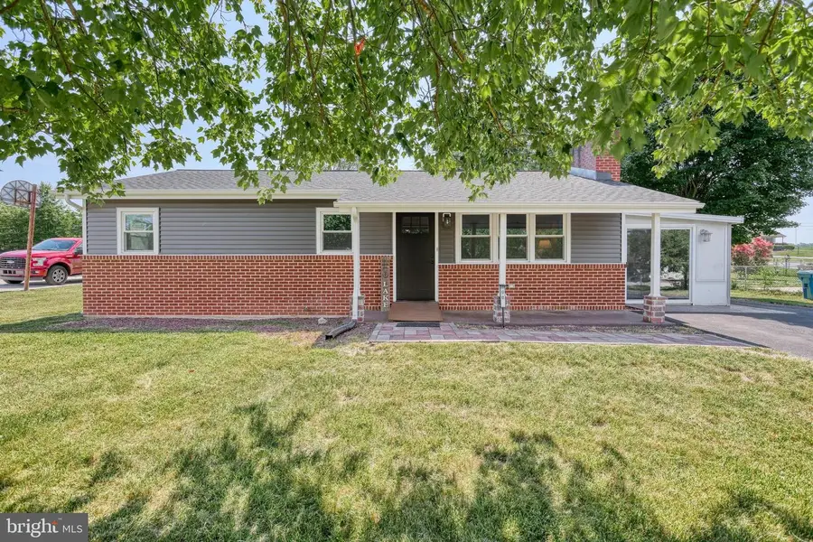 90 Schofield Dr, East Berlin, PA 17316 - Image #2