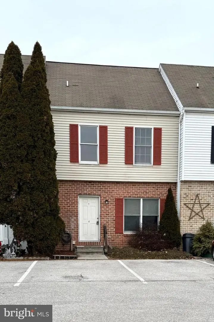 4 Oxwood Cir, New Oxford, PA 17350 - Image #1