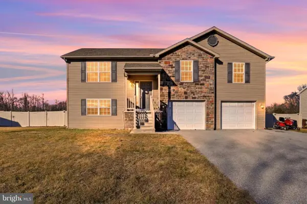 1486 New Chester Rd, NEW OXFORD, PA 17350