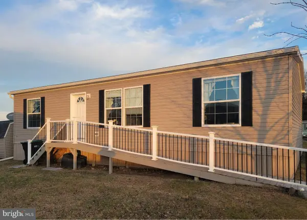 233 Eagle Dr, HANOVER, PA 17331