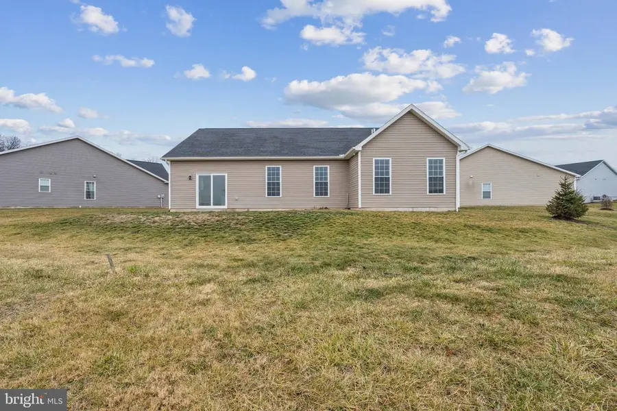 19 Osprey Ct, Gettysburg, PA 17325 - Image #2