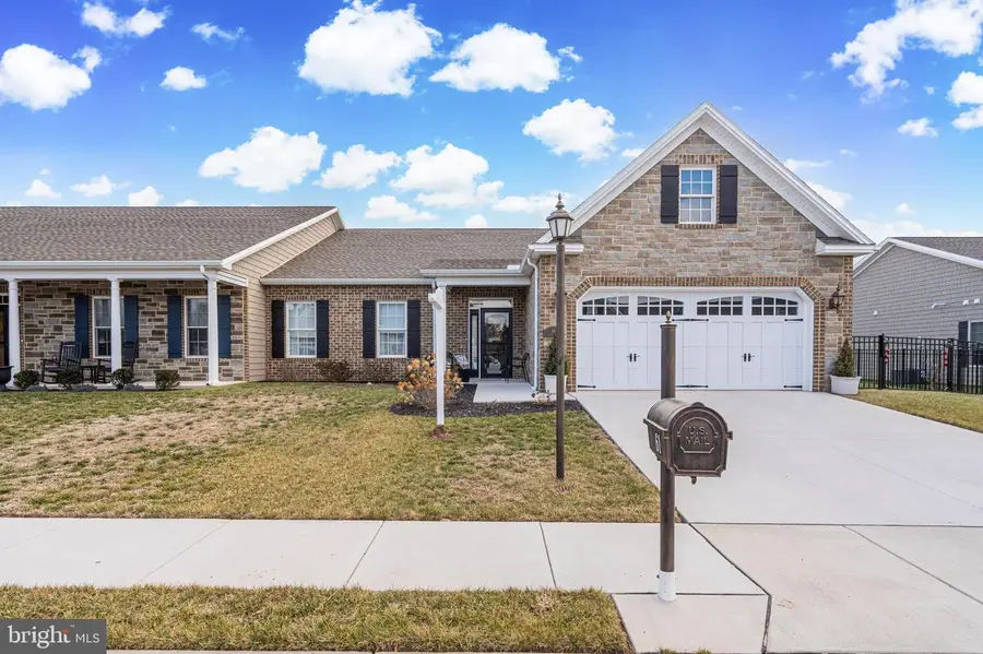 61 Stoners Cir, Littlestown, PA 17340 - Image #2