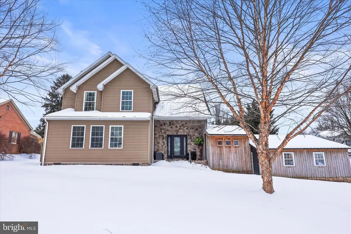 201 E King St, East Berlin, PA 17316 - Image #1