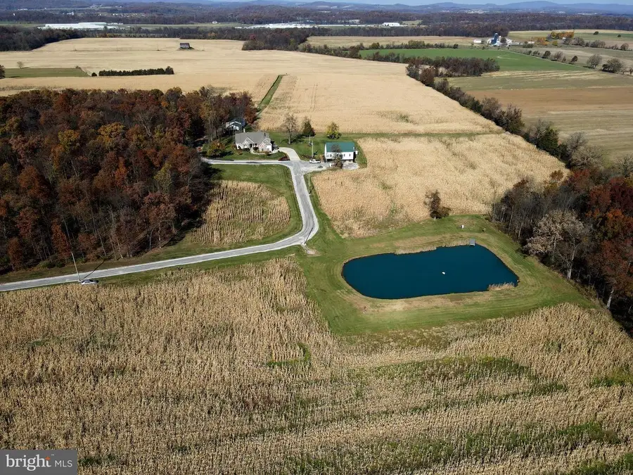 140 W Reynolds Rd, New Oxford, PA 17350 - Image #3