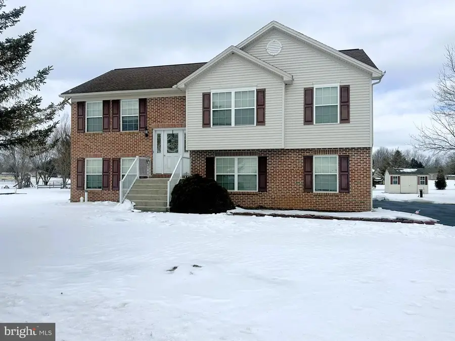 2210 Storms Store Rd, New Oxford, PA 17350 - #2