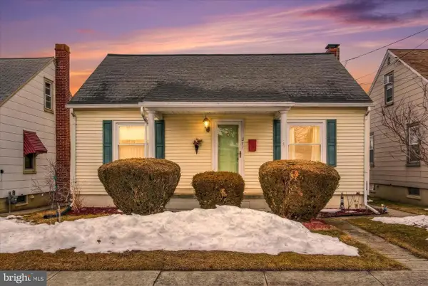 371 Maple Ave, HANOVER, PA 17331