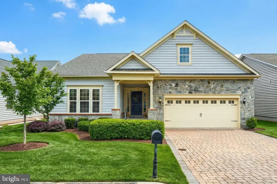 221 Savannah Dr, Gettysburg, PA 17325 - #2