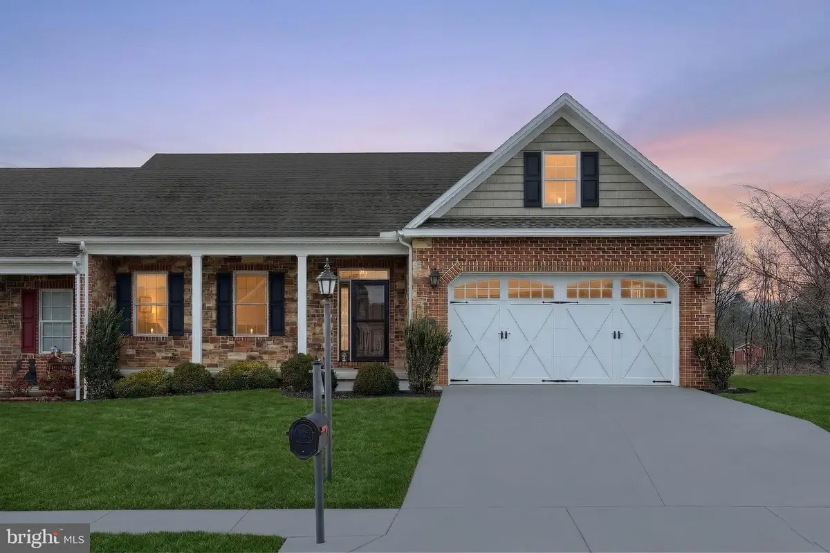 153 Stoners Cir, Littlestown, PA 17340 - #1