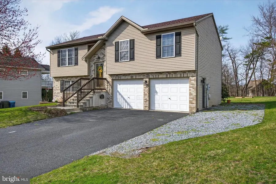 37 Pleasanton Dr, East Berlin, PA 17316 - #2