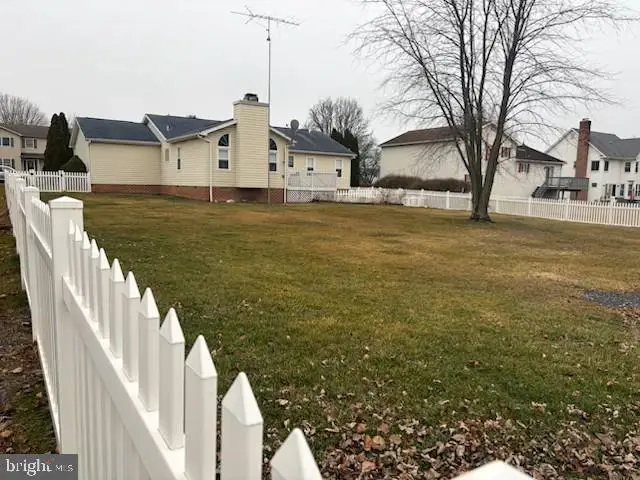 24 Ashfield Dr, Littlestown, PA 17340 - #2