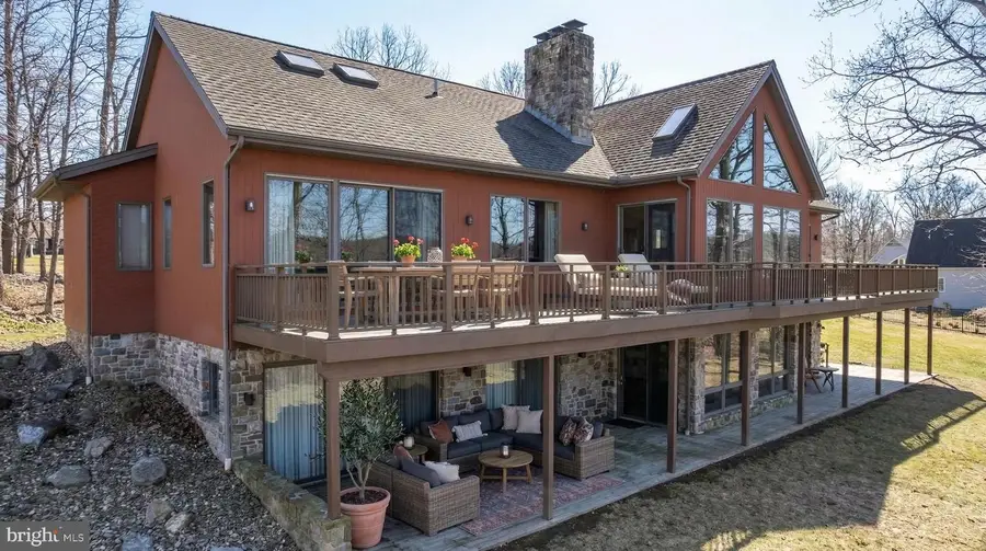 370 Lake Meade Dr, East Berlin, PA 17316 - #2