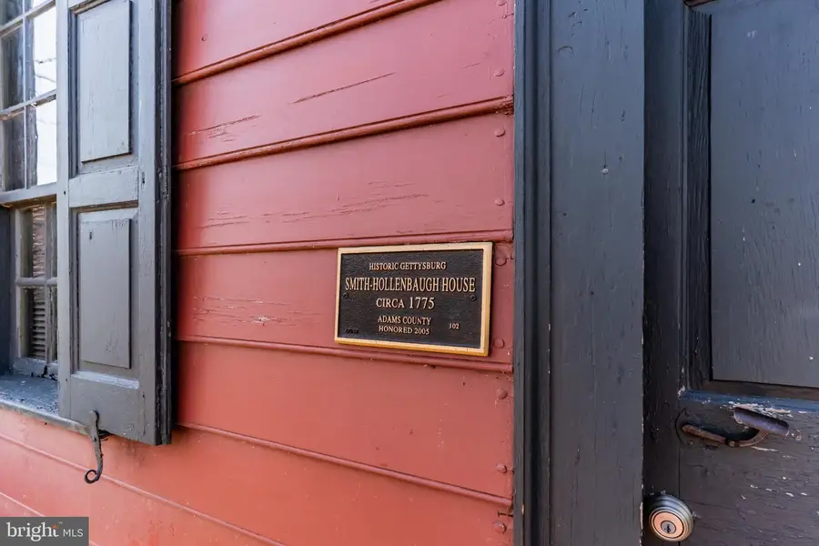 414 W King St, East Berlin, PA 17316 - #3