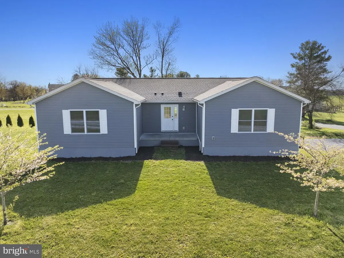 599 Hilltown Rd, Gettysburg, PA 17325 - #1