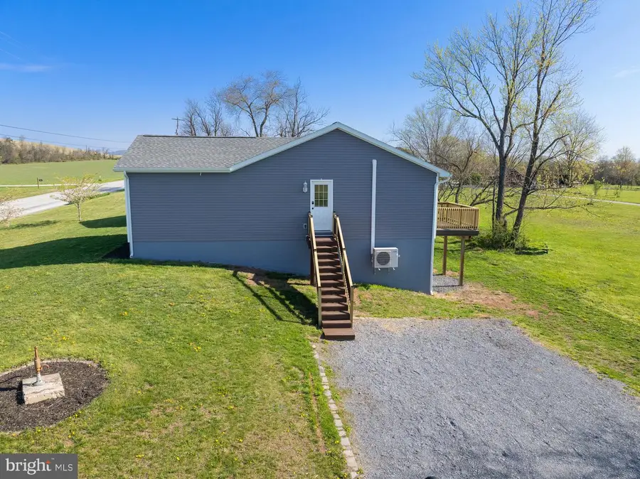 599 Hilltown Rd, Gettysburg, PA 17325 - #3