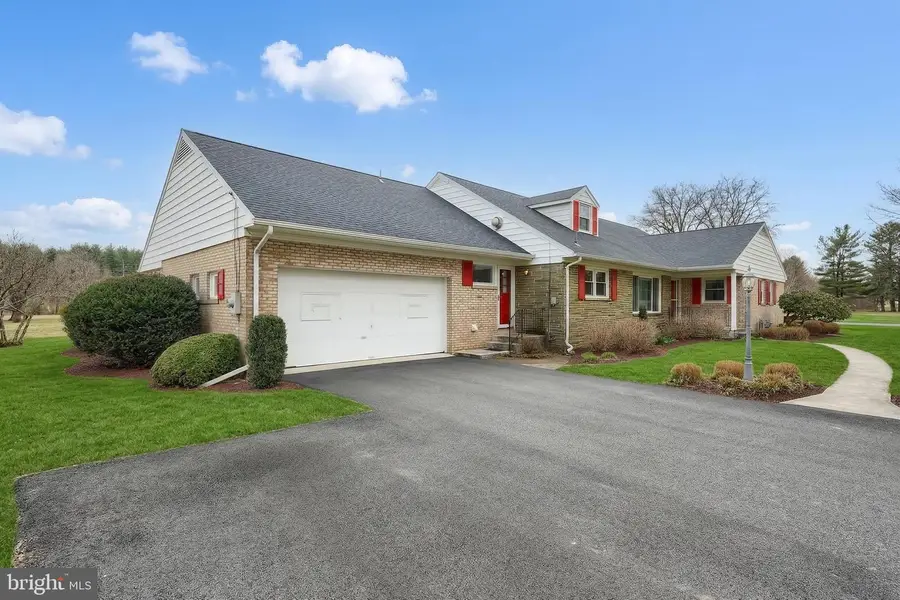 290 Country Club Ln, Gettysburg, PA 17325 - #3