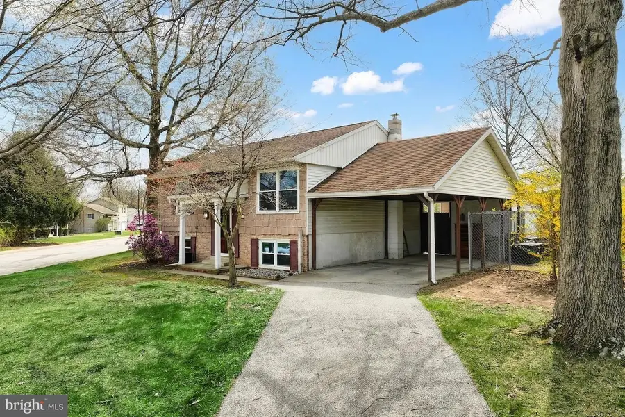 31 E Lake View Dr, Littlestown, PA 17340 - #2