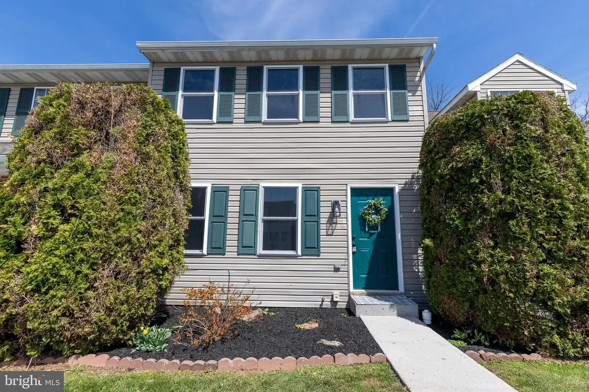 10 Fiddler Dr #5, New Oxford, PA 17350 - #1