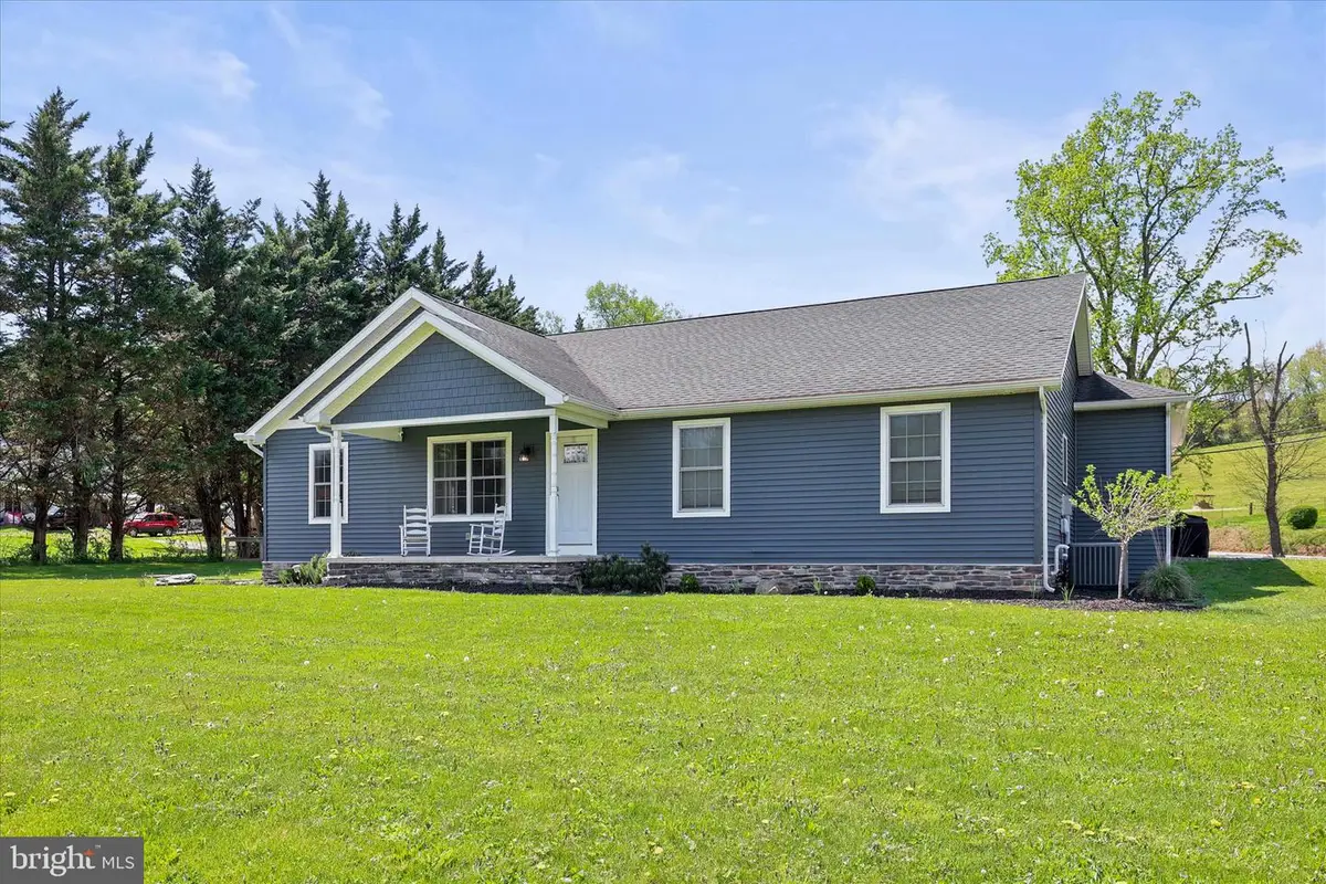 8 Orchard Dr, Hanover, PA 17331 - #1