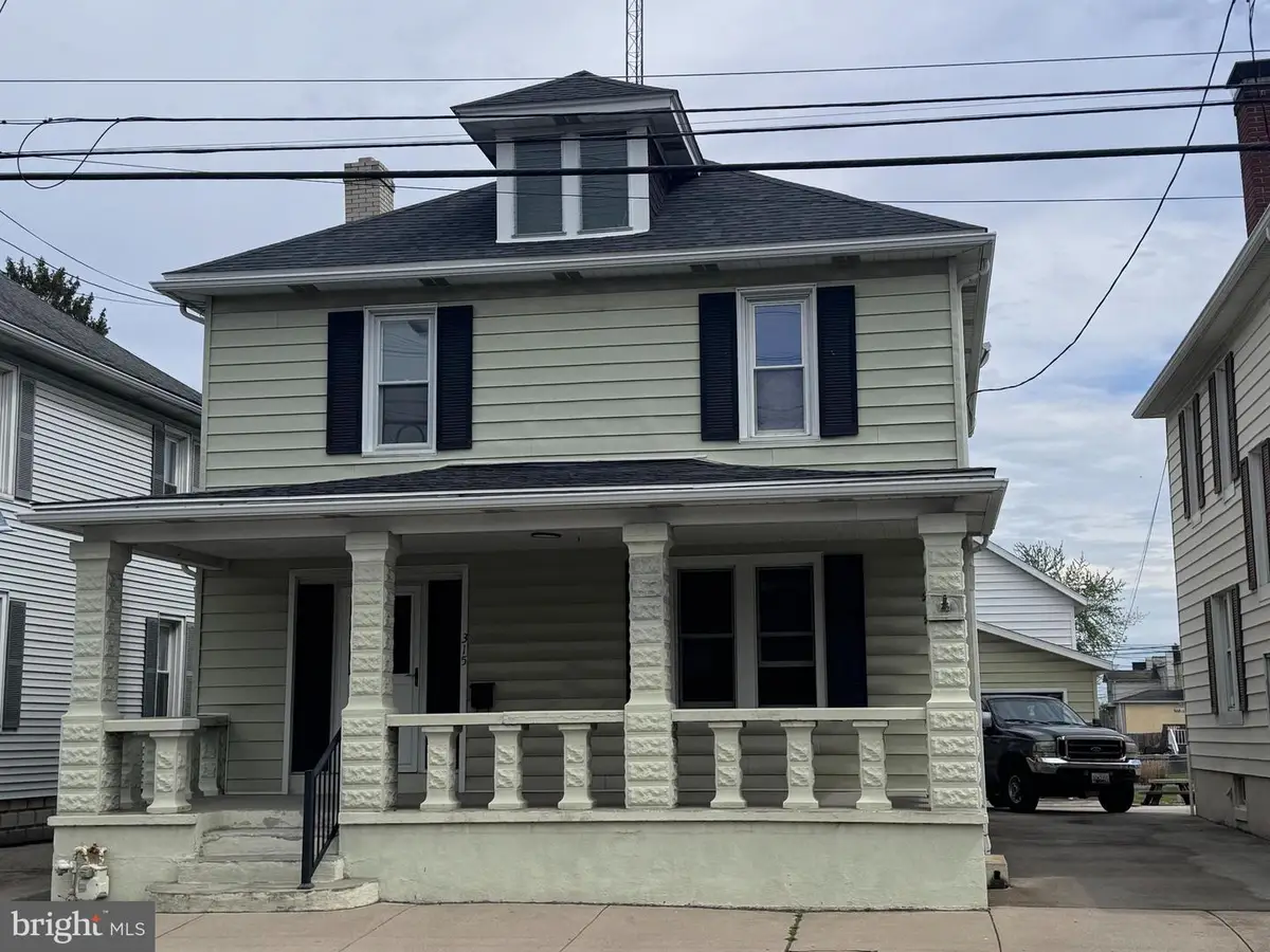 315 N Queen St, Littlestown, PA 17340 - #1