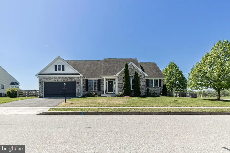 165 Lynx Dr, Hanover, PA 17331 - #2