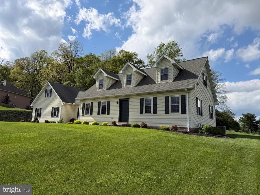 215 Villa Vista Ave, Hanover, PA 17331 - #3