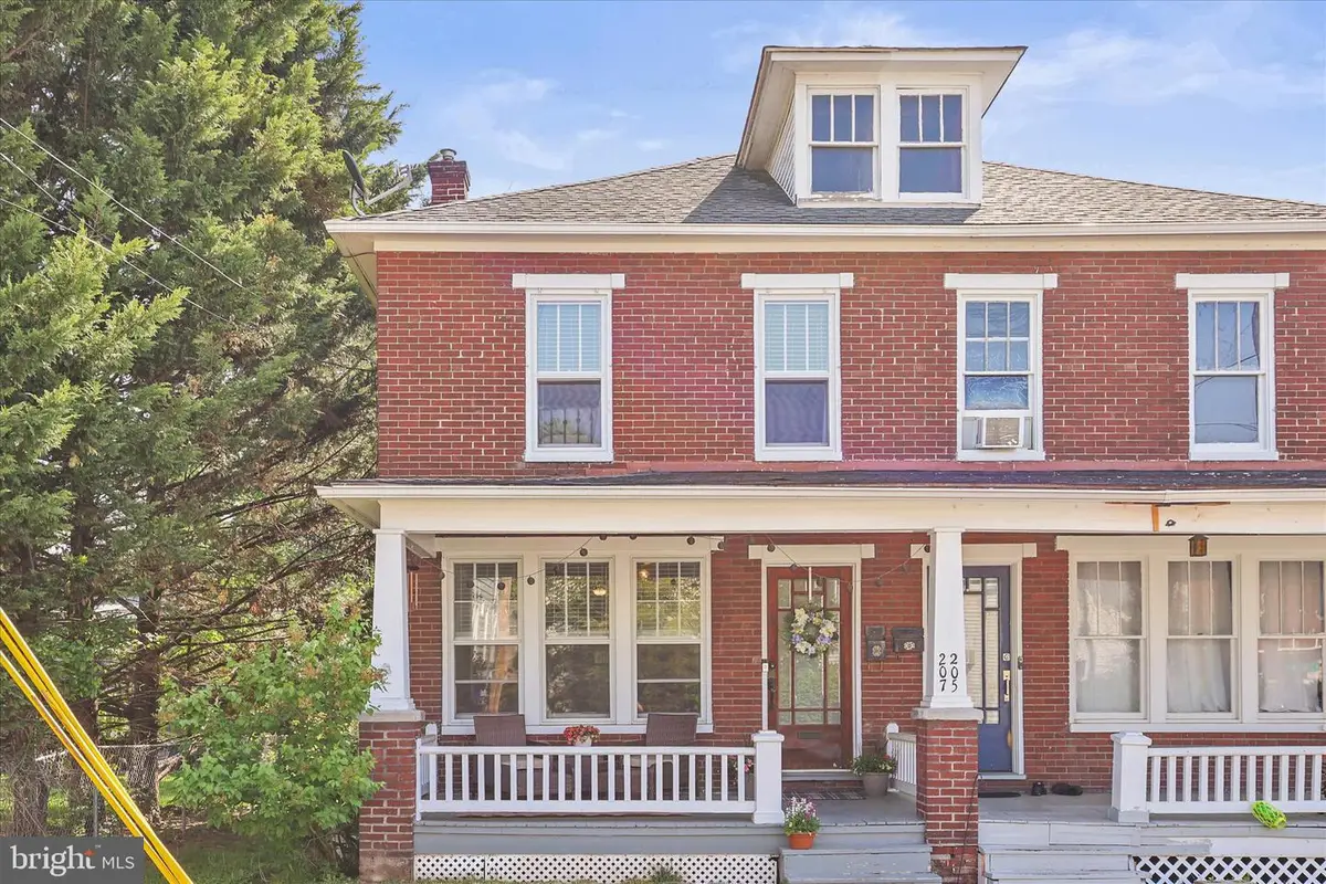 207 N Stratton St, Gettysburg, PA 17325 - #1