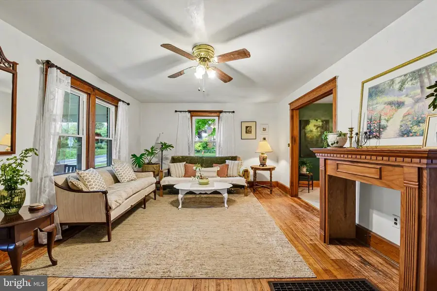 186 W York St, Biglerville, PA 17307 - #3