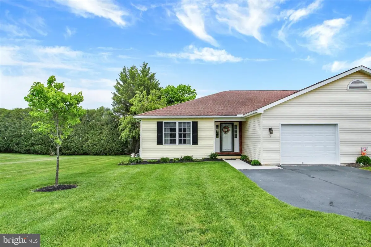 7 Sunshine Ave, Gettysburg, PA 17325 - #1