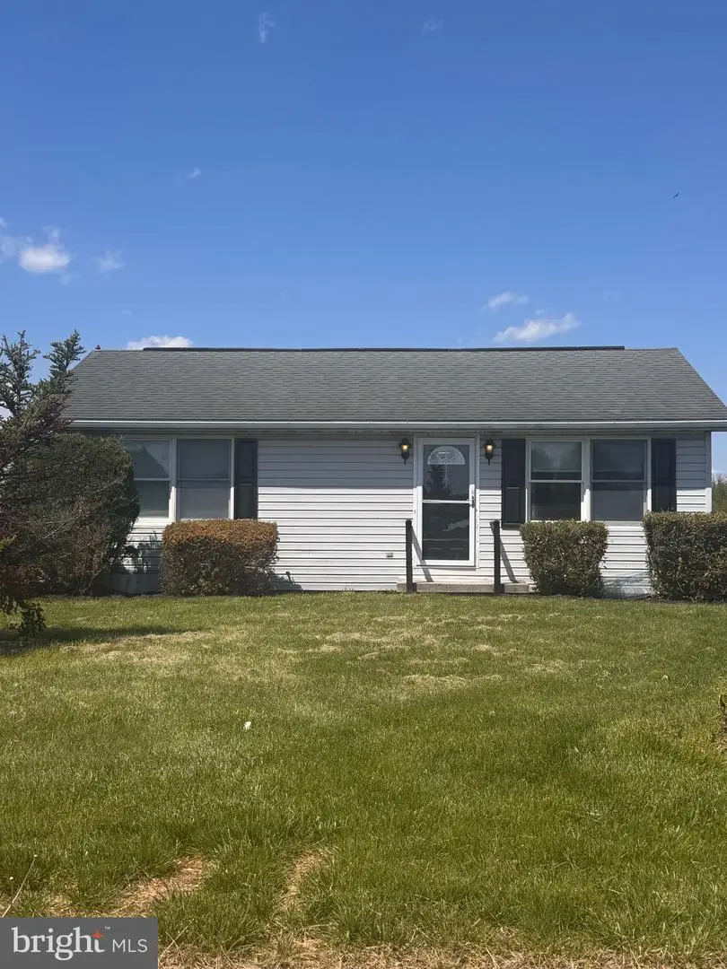 117 Liberty Dr, New Oxford, PA 17350 - #1