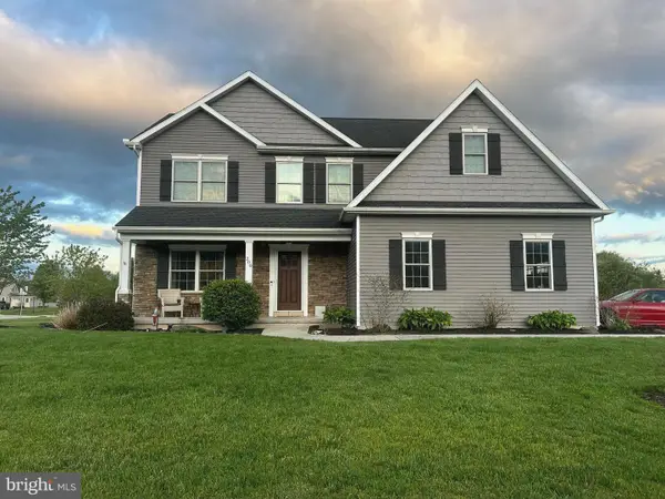 200 Irish Dr, NEW OXFORD, PA 17350