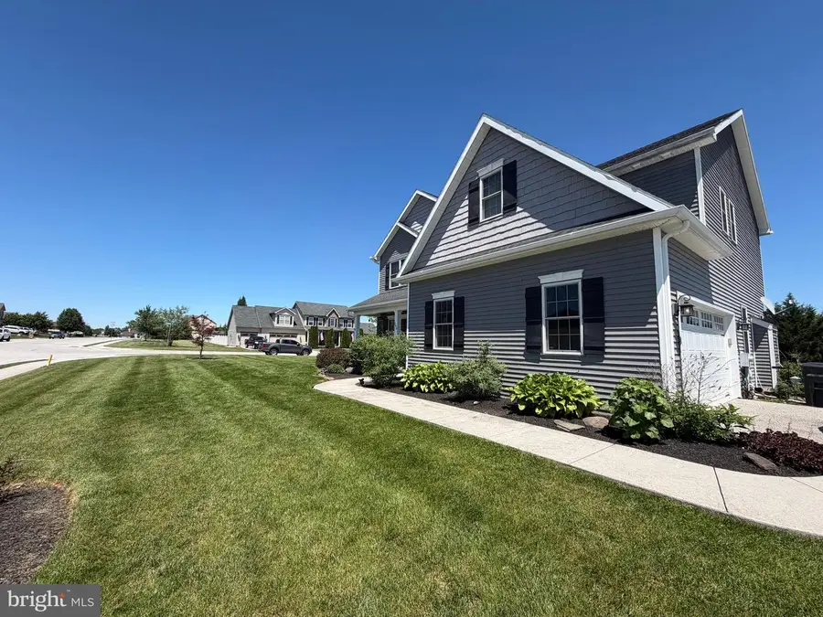 200 Irish Dr, New Oxford, PA 17350 - #3
